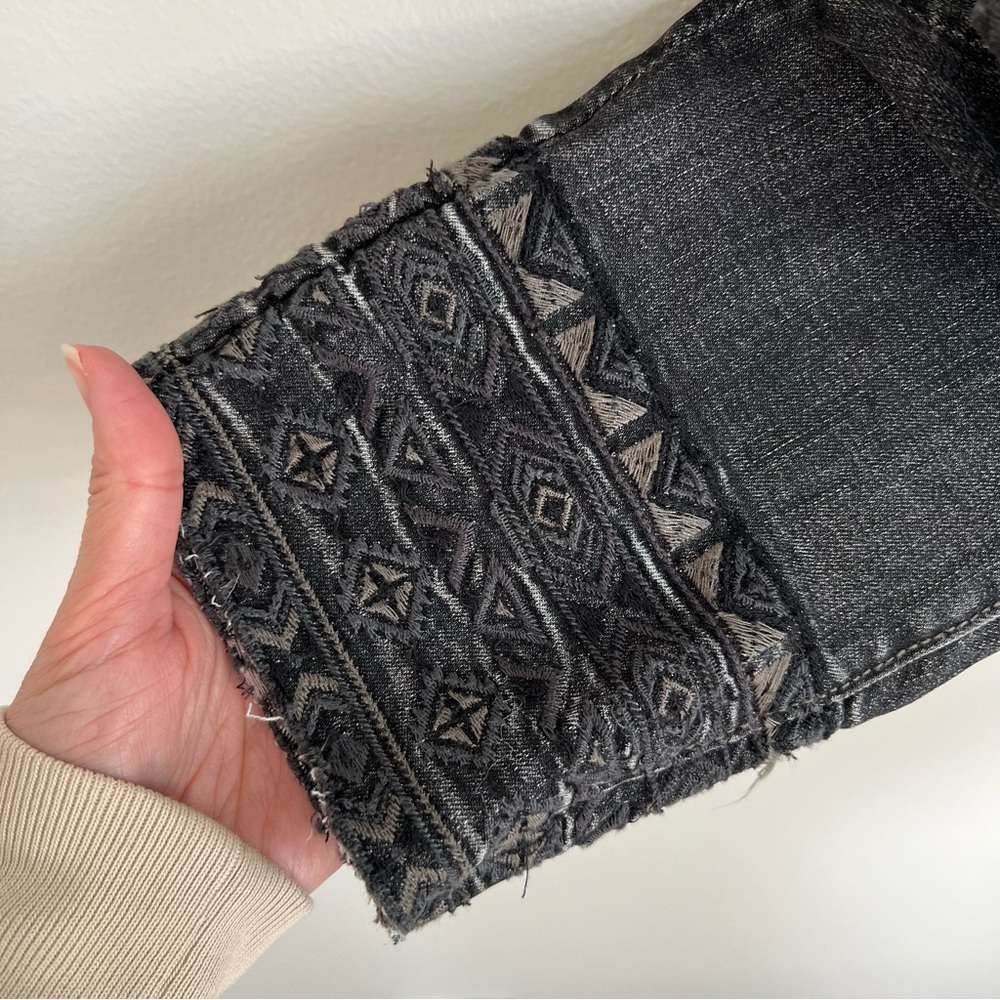 DRIFTWOOD Jackie Black Denim Embroidered Ankle and Pocket Ankle Skinny Jeans - Picture 14 of 16
